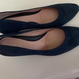 Taryn Rose  Size 8 blue suede